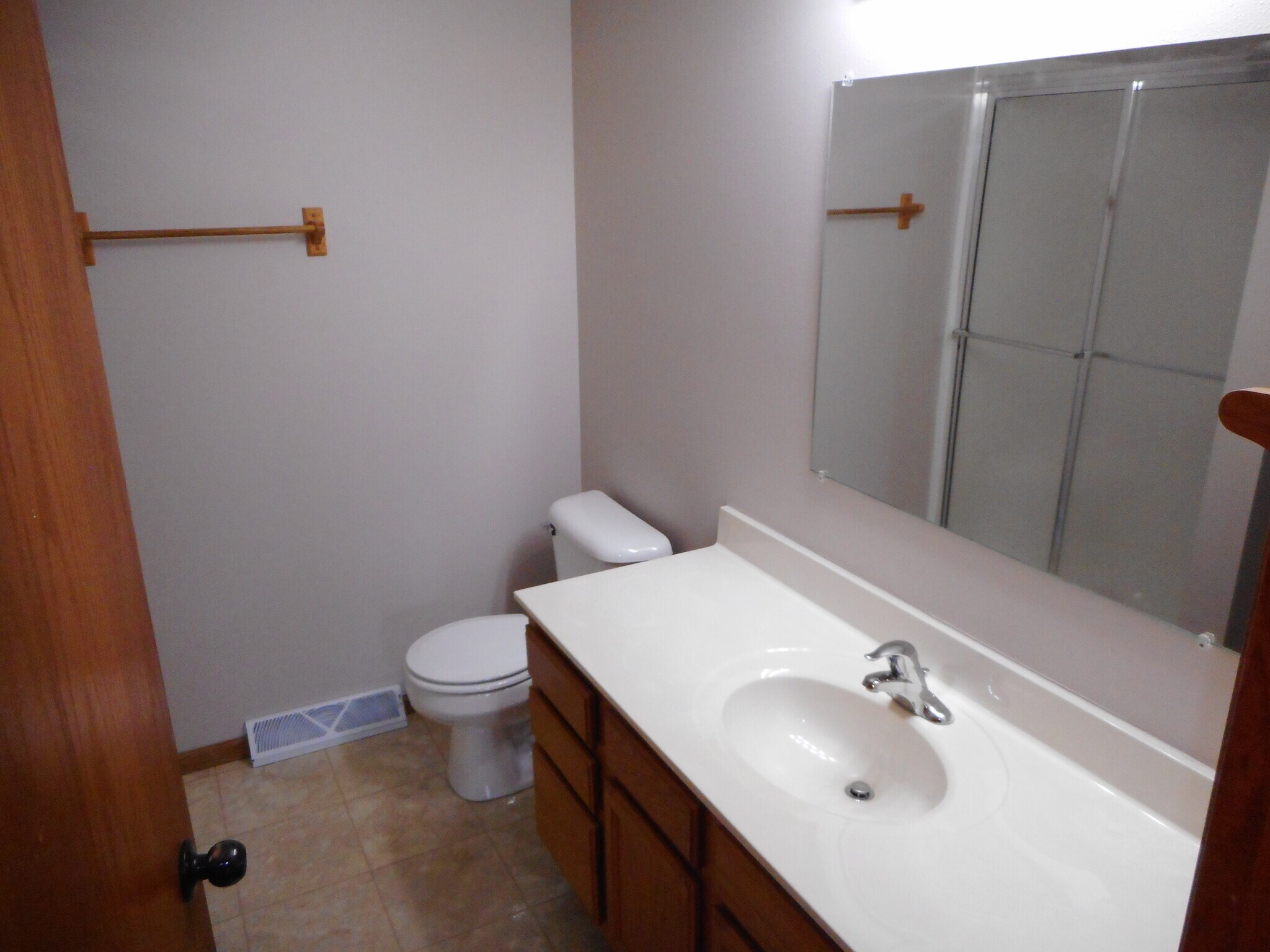 Building Photo - 125 Rosewood Ln S