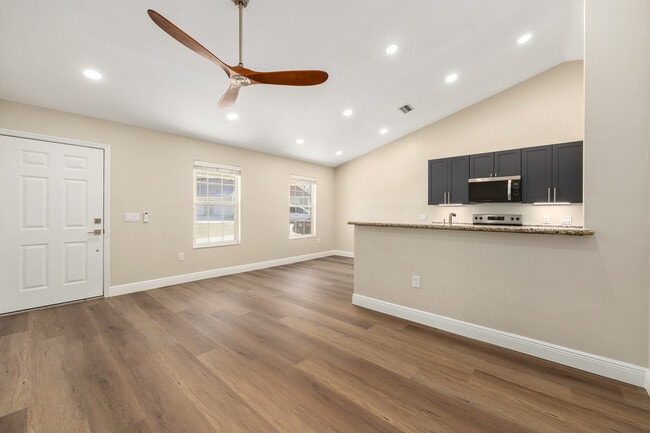 Building Photo - 6523 NW 109th Pl