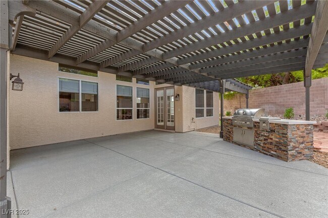 Building Photo - 8009 Clock Tower Ct