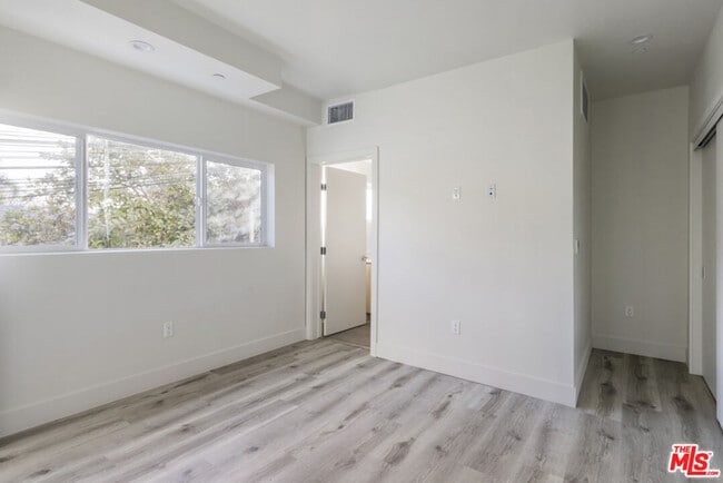 Building Photo - 3210 Verdugo Rd