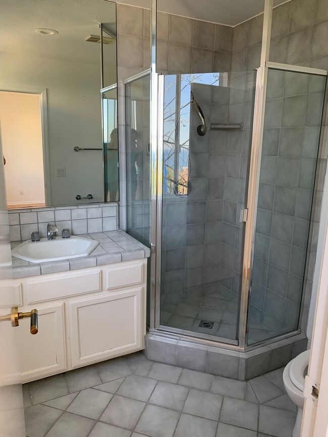 Building Photo - OCEAN VIEW Home for Rent! Please contact Wayne at (818) 261-9881 or wbutts9661@gmail.com for more...