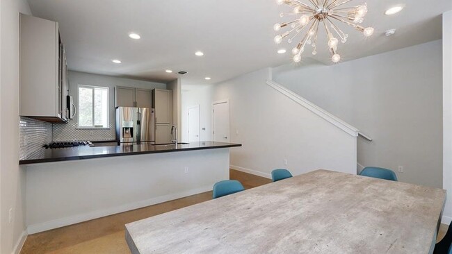 Building Photo - 3108 Aldwyche Dr