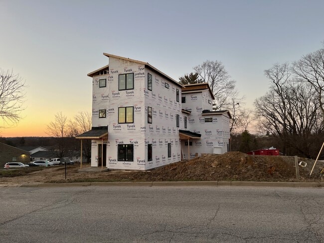Building Photo - 601 E Miller Dr