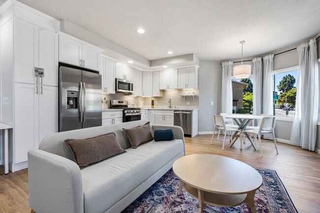 Building Photo - 1002 Adeline St