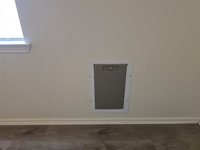 Building Photo - 841 Mica Ln
