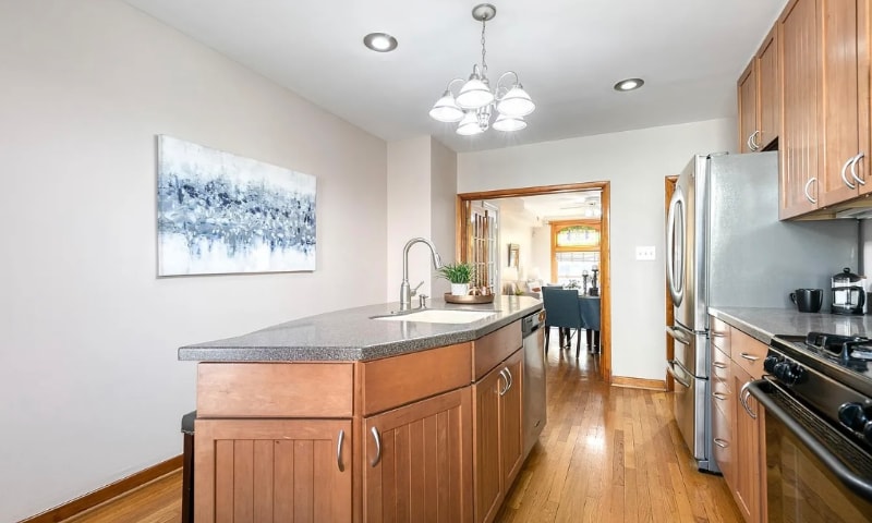 Building Photo - 640 S Lakewood Ave