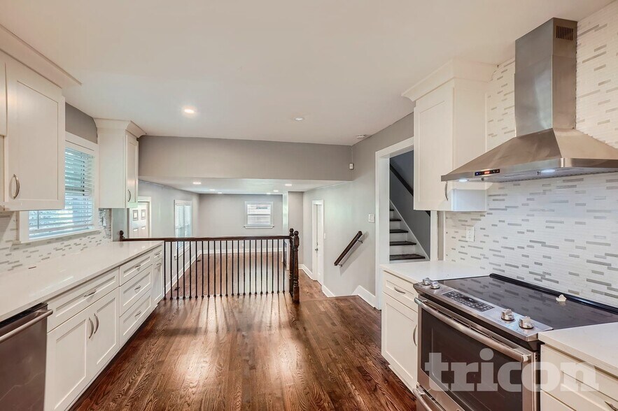 Building Photo - 2241 Wallingford Dr