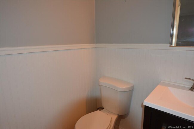 Building Photo - 12 Hitching Post Ln