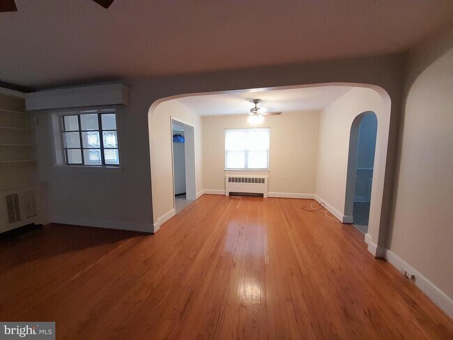 Building Photo - 6731 Edwards Ave