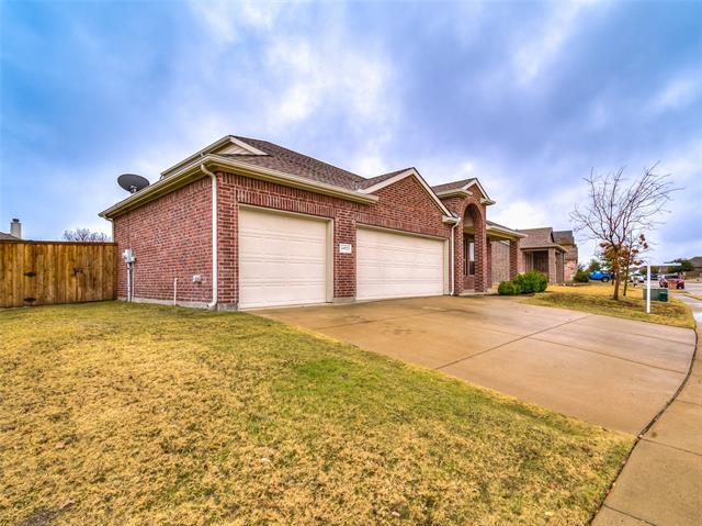 Building Photo - 14923 Lone Spring Dr