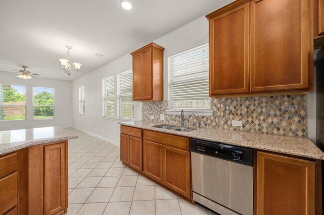 Building Photo - 7930 Tindarey Maple Trace