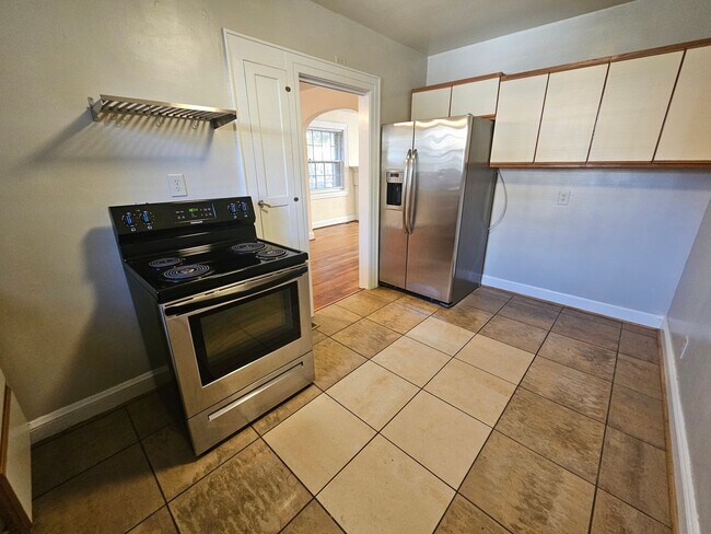 Building Photo - Westmoreland1132