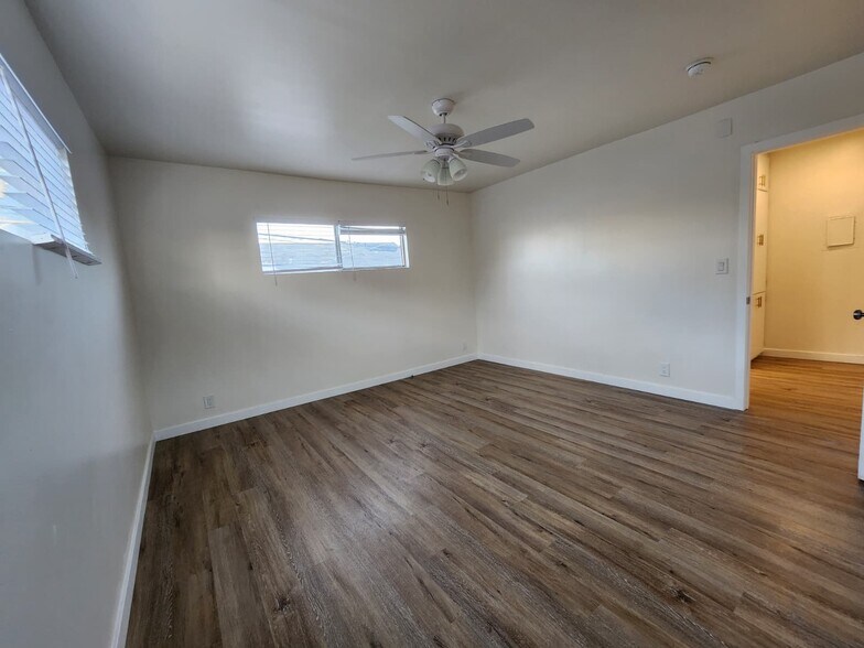 Building Photo - 1414 S Orange Grove Ave