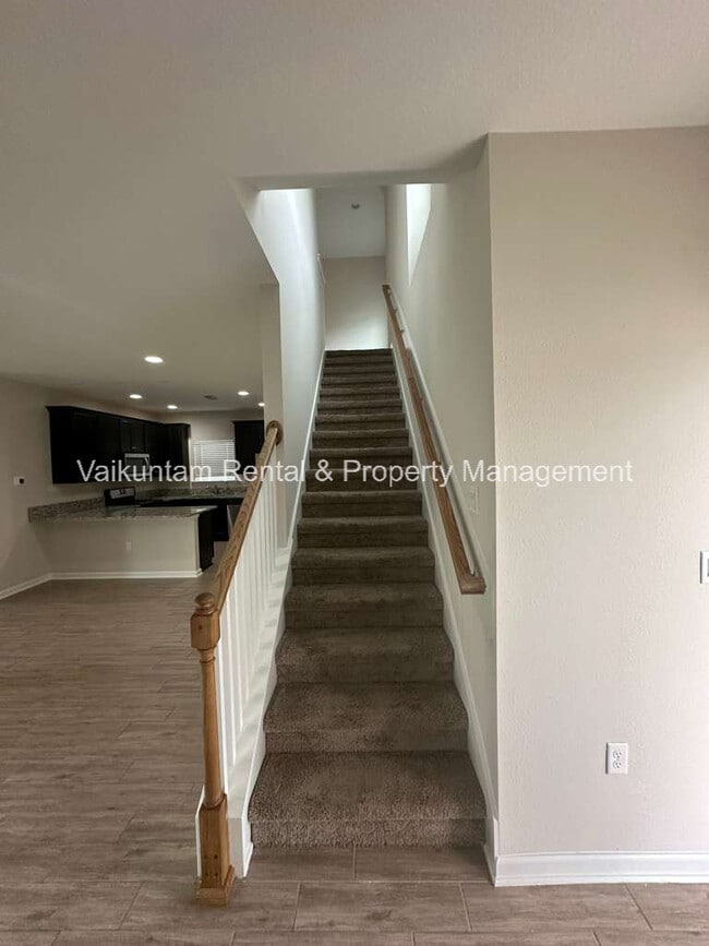 Building Photo - 234 Brandon Lks Dr