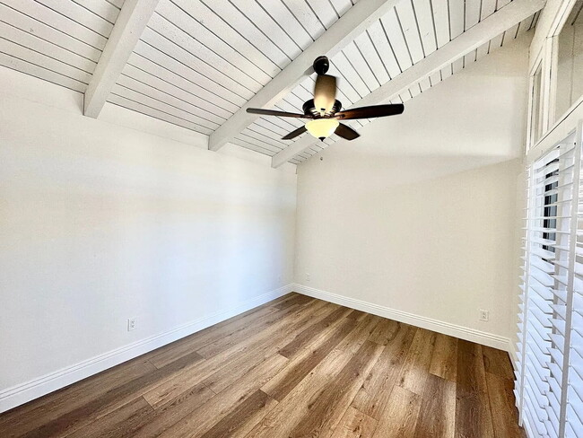 Building Photo - 123 Cancha de Golf