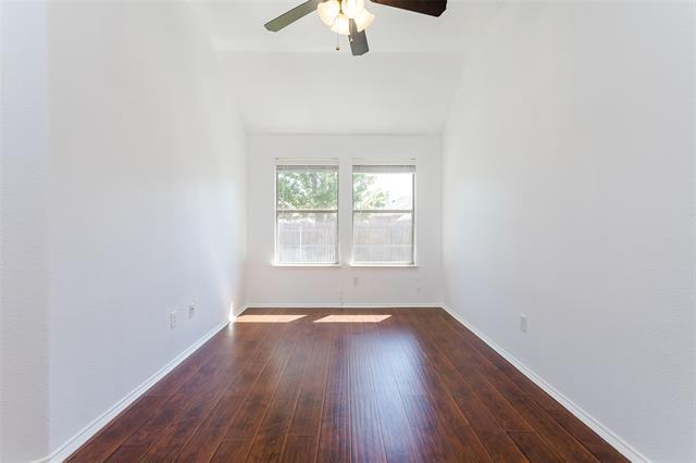 Building Photo - 918 Mangrove Dr
