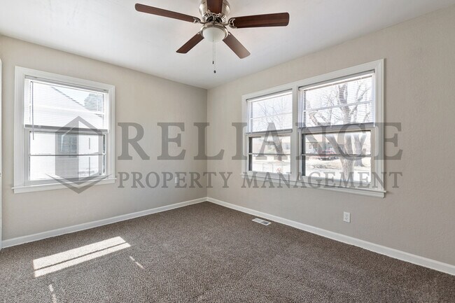Building Photo - 1562 Floberta St