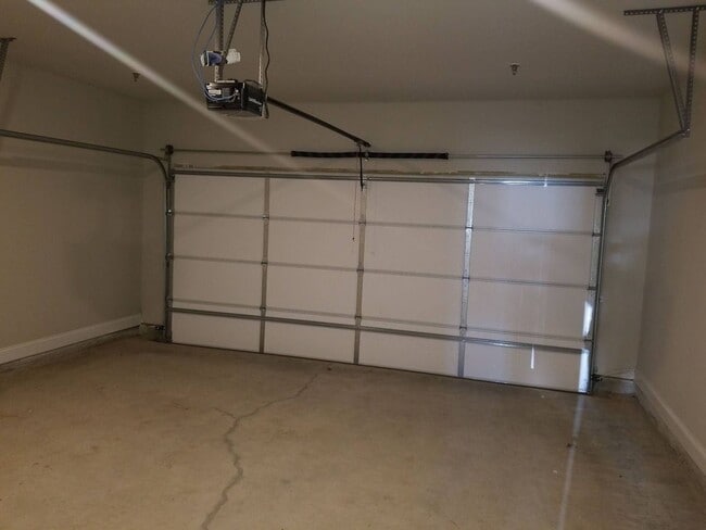 Building Photo - Single Family 3 Bedroom Townhome in Woodstock!