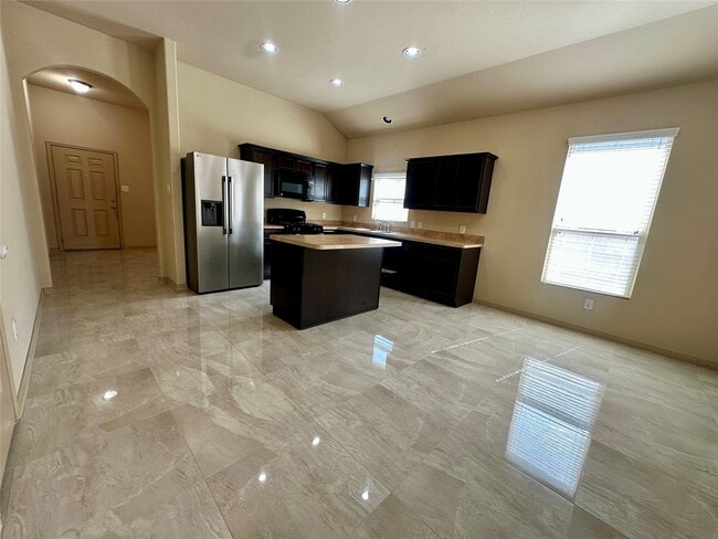 Building Photo - 5415 Sunfall Bend Ln