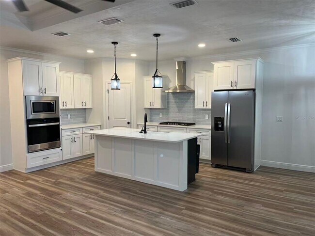 Building Photo - 6686 SW 12th Ln