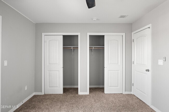 Building Photo - 13636 Glen Vista Ln