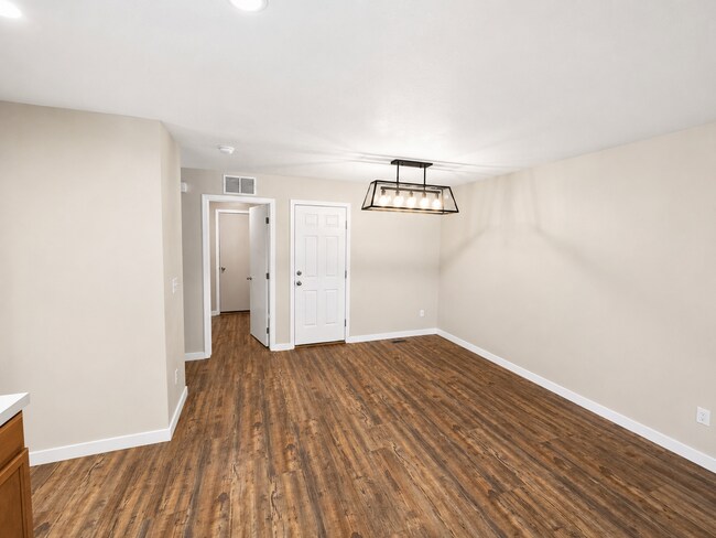 Building Photo - Easy-Living 3 Bed, 2 Bath Home with Double Garage, Pool Access & Private Courtyard