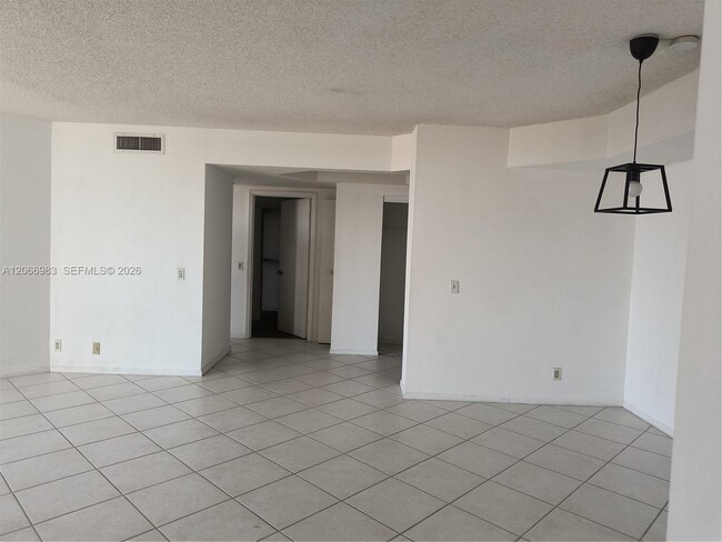 Building Photo - 3610 Yacht Club Dr