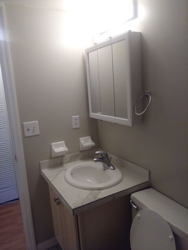 Building Photo - 1 BR/1.5 BA apartment in historic downtown Eustis