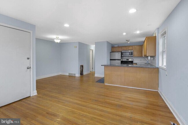 Building Photo - 5443 Houghton Pl