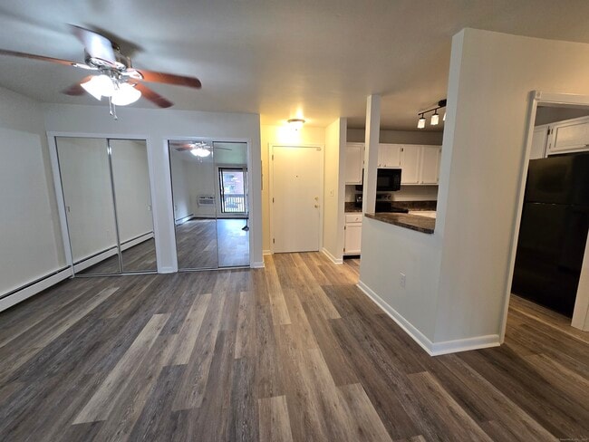 Building Photo - 1209 Cromwell Hills Dr