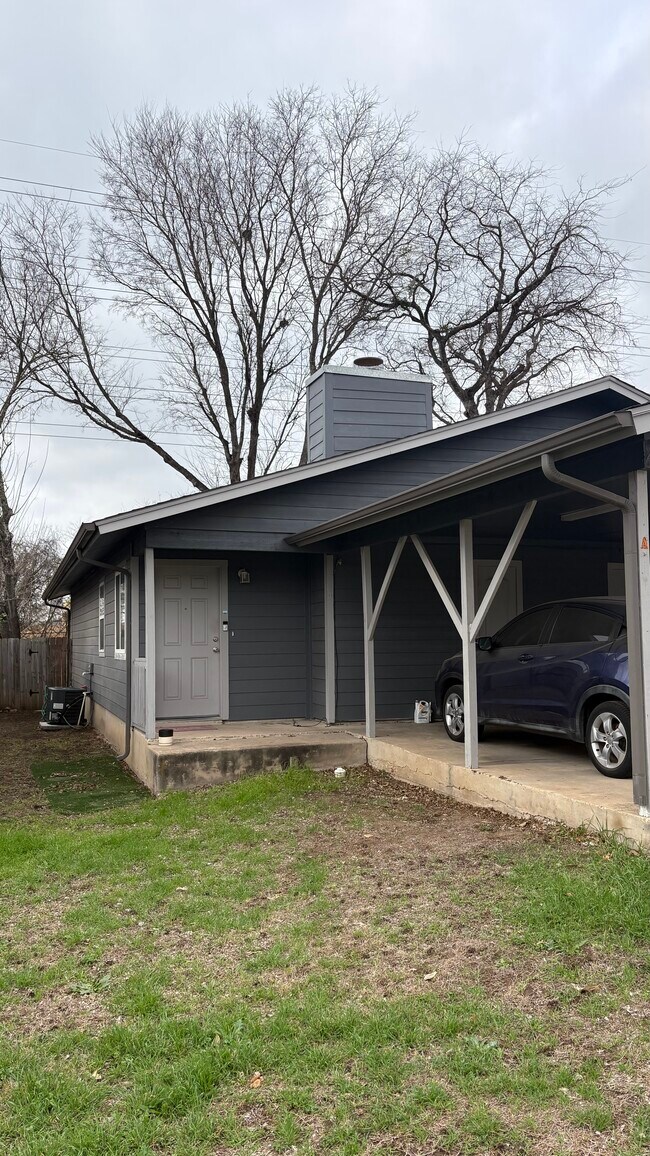 Building Photo - 6809 Blue Dawn Trl