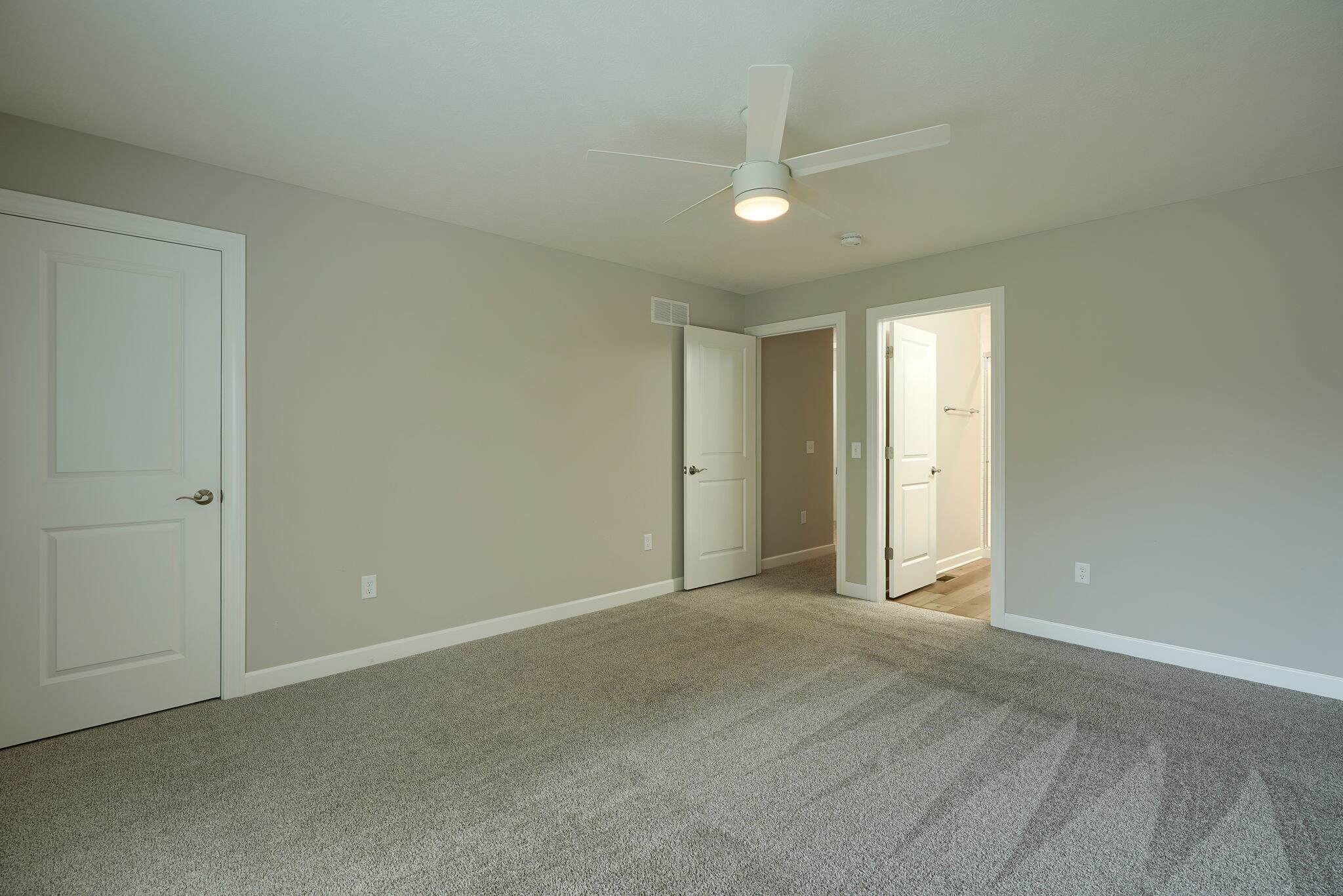 Building Photo - 275 Hyatts Rd