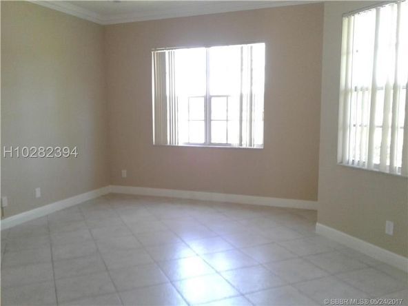 Building Photo - 3409 Lakeside Dr