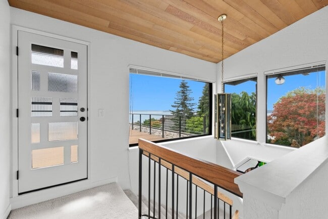 Building Photo - 4Bd/3Ba Seattle House