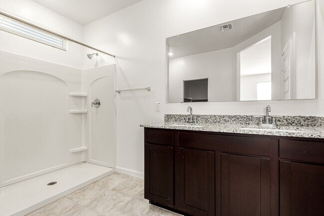 Building Photo - Brand New - Never Lived In 4 Bedroom / 2 B...