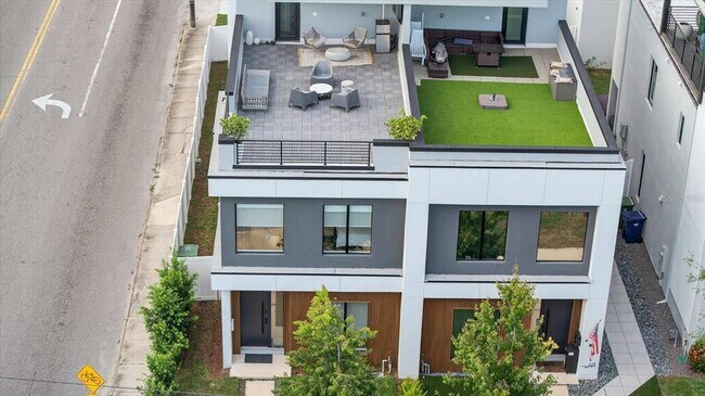 Building Photo - 423 W Amelia Ave