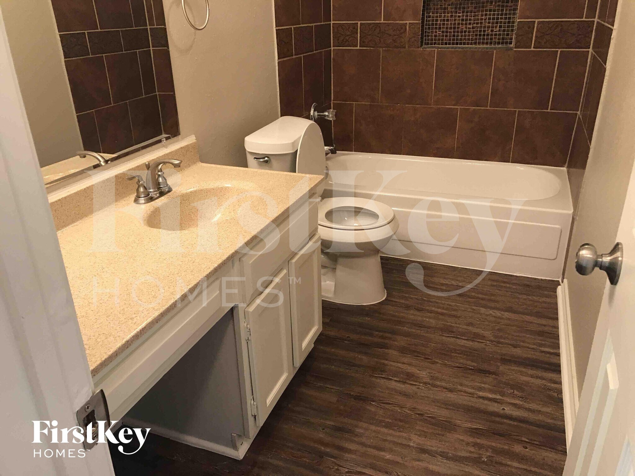 Building Photo - 1007 Creighton Ct