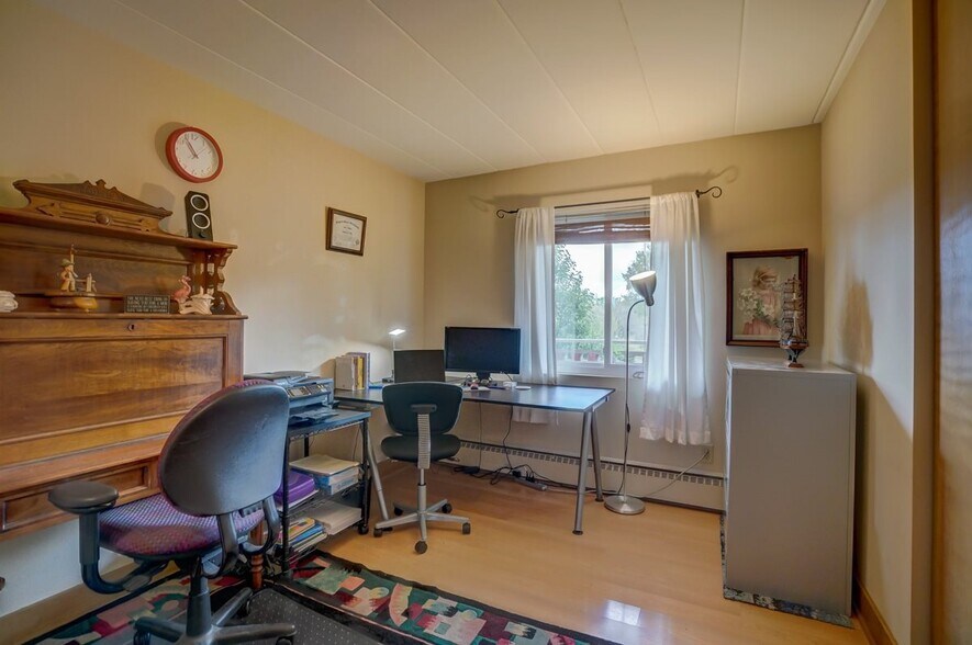 Second bedroom works as an office, or fits a queen bed with furnishings - 2051 Allen Blvd