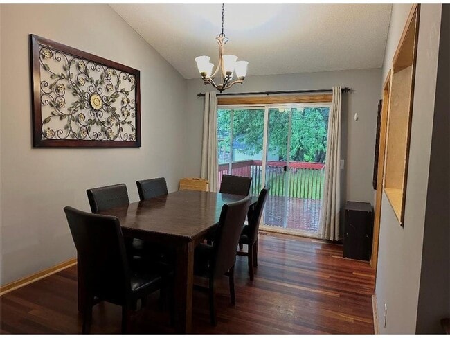 Building Photo - 1657 Helena Rd N