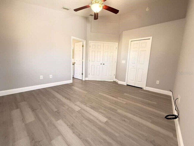 Building Photo - 951 Vindale Rd