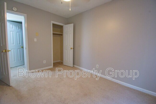 Building Photo - 6839 Shawcross Ln