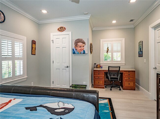 Building Photo - 195 Spinnaker Dr