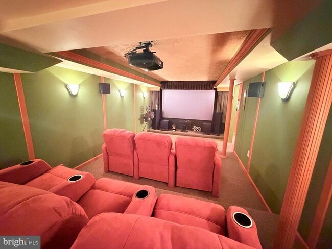 Building Photo - 15 Moonlight Ct