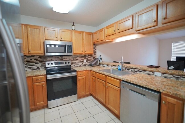 Building Photo - 4434 Gearhart Rd