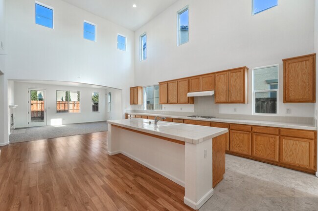 Building Photo - 6717 Sao Tiago Way