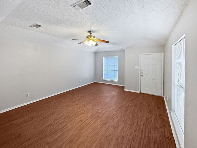 Building Photo - 832 Mirabell Ct