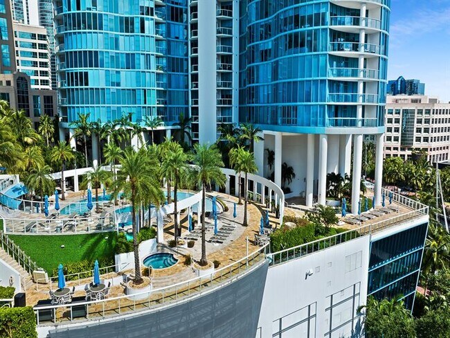 Building Photo - 333 Las Olas Way