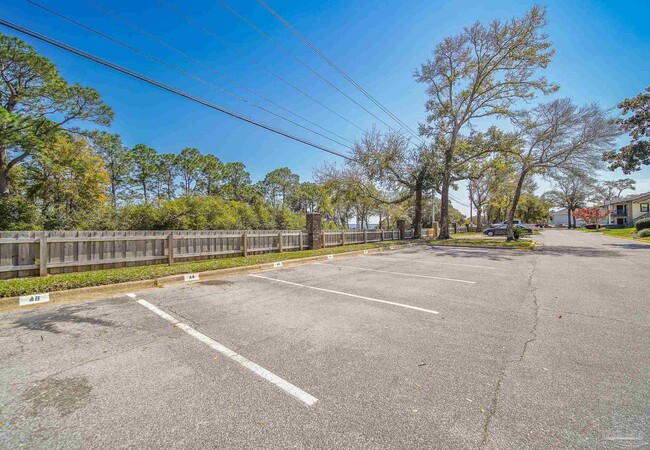 Building Photo - 2299 Scenic Hwy