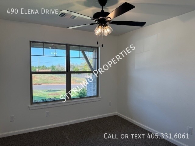 Building Photo - 490 Elena Dr