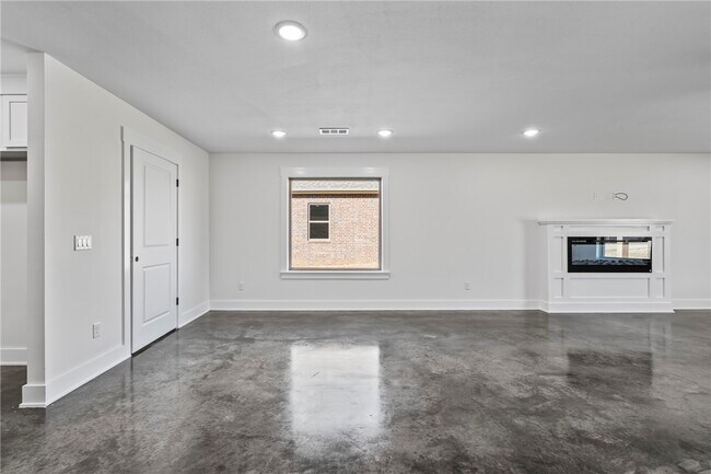 Building Photo - 86 Watson Ln